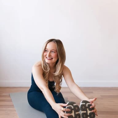 Noelle McMeen, Instructor at Sumit's Hot Yoga KC in Olathe, KS